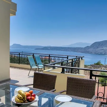 Souda Bay View With Private Pool Near Chania Appartamento