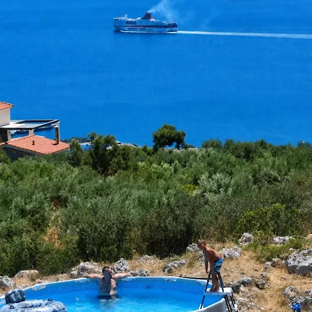 Souda Bay View With Private Pool Near Chania