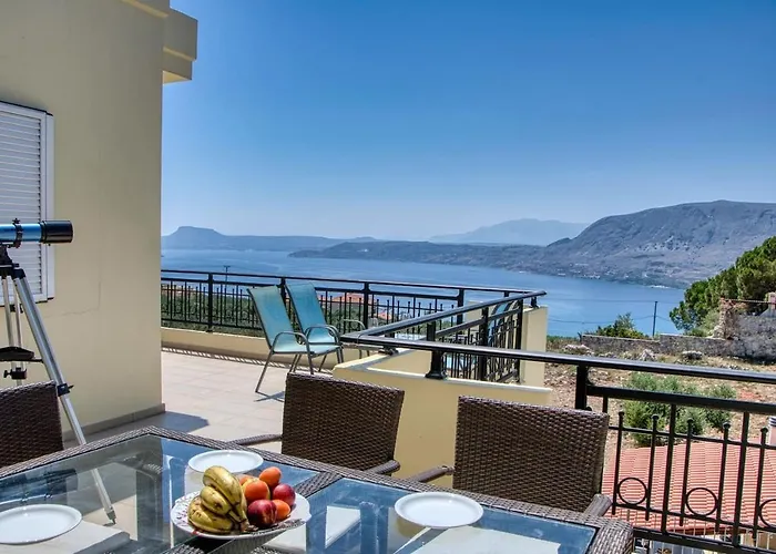 Souda Bay View With Private Pool Near Chania Apartment