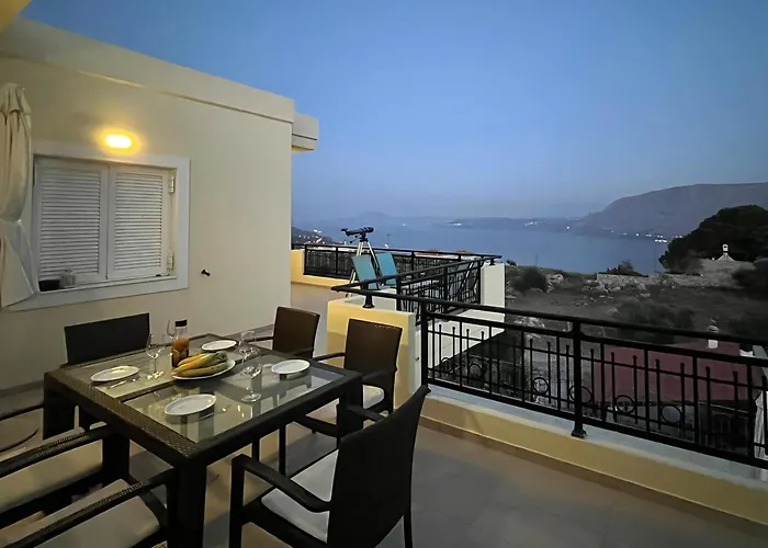 Souda Bay View With Private Pool Near Chania * Chania (Crete)