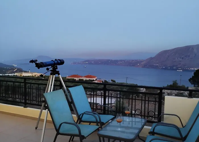 Souda Bay View With Private Pool Near Chania