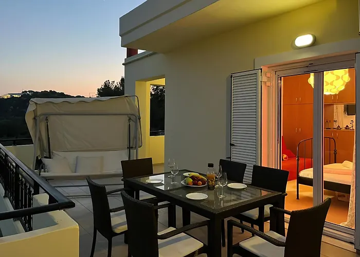 Souda Bay View With Private Pool Near Chania Ханья